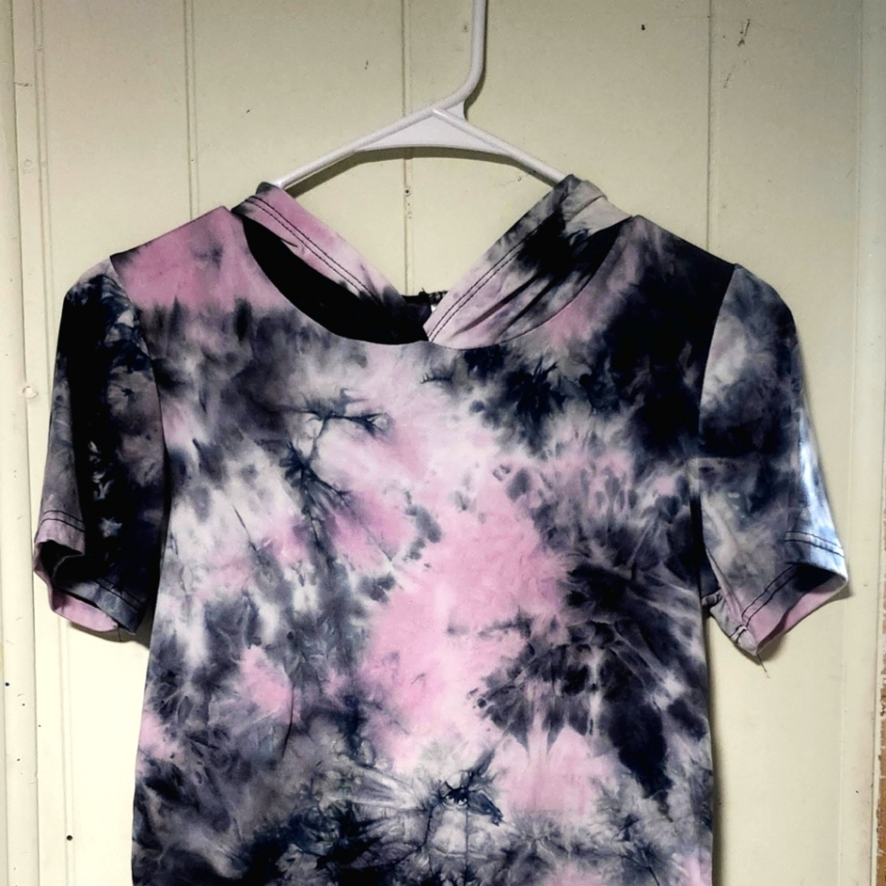 Hooded Crop Top Size Large
